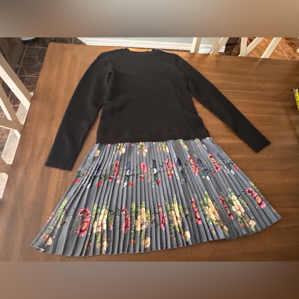 Ted Baker London Floral Pleated Sweater Dress Size 1 Black Long Sleeve (US 4) - Picture 8 of 8